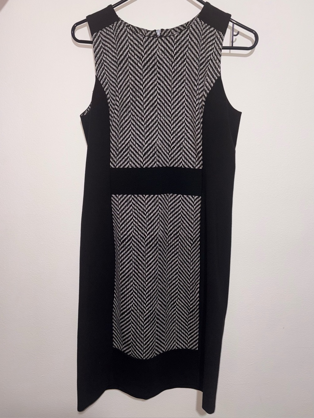 Michael Kors Black and White Patterned Midi Sheath Dress Size 8 - Used